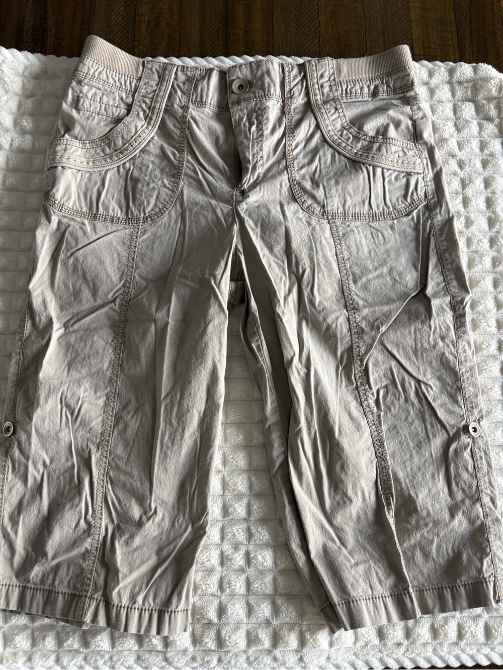 Classic Apparel Khakis & Company Beige Capris Bermudas 10 Comfy Breathable